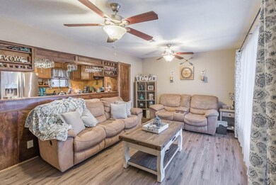 607 Graham St, Cleburne, TX 76033 - photo 2