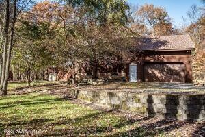 207 Oak Ct, Dingmans Ferry, PA 18328 - photo 7