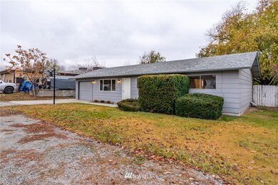 318 S Jarvis Ave, East Wenatchee, WA 98802 - photo 2