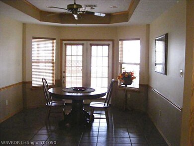Kitchen. Eating Area