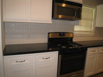 918 Pilot Point Dr, Houston, TX 77038 - photo 3