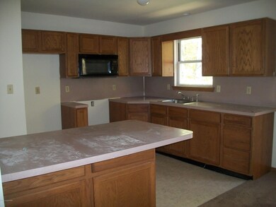 343 Fernwood Dr, East Stroudsburg, PA 18301 - photo 2