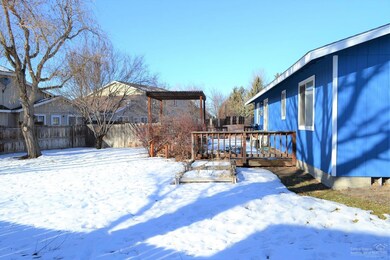 852 NW Maple Ct, Redmond, OR 97756 - photo 2