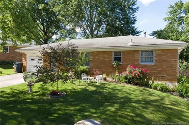 522 Navajo Dr, New Albany, IN 47150 - photo 2