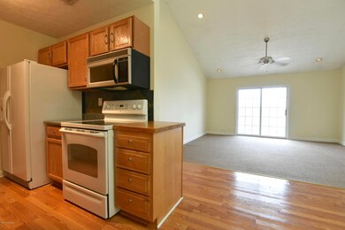 171 Central Blvd unit 33, Mount Washington, KY 40047 - photo 7