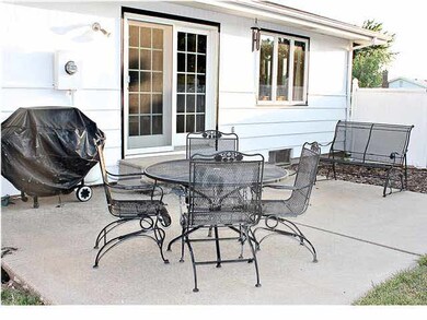 GREAT LARGE PATIO FOR COOKOUTS JUST THROUGH THE NE