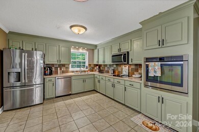 416 Alice Dr, Camden, SC 29020 - photo 6