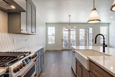 007_006_6028_n_fairview_drive-006_670_75