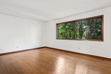 4201 Shirlee Ln N, Saint Paul, MN 55126 - photo 2