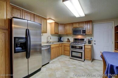 Double door refrigerator stays