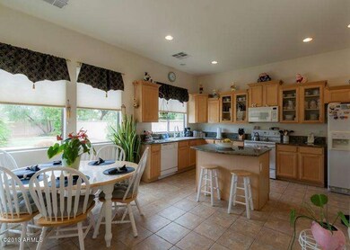 Eat in kitchen