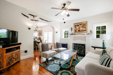 812 Upland Rd West Palm Beach-large-003-