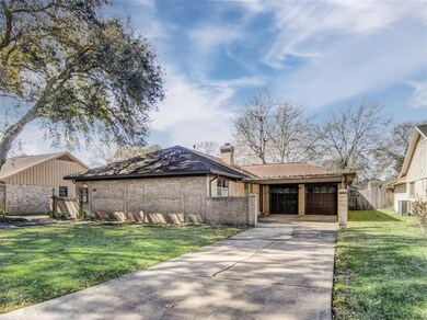 2004 Meadow Ln, Richmond, TX 77469 - photo 2