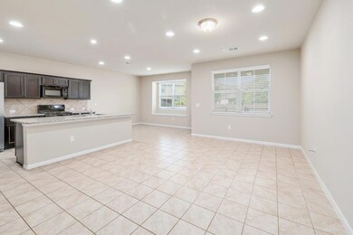 2880 Donnell Dr unit 202, Round Rock, TX 78664 - photo 3