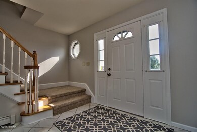 912 Apple Tree Rd, Moscow, PA 18444 - photo 3