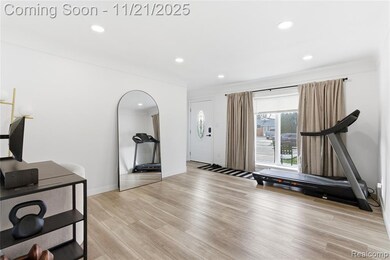 6528 Sterling Ct, Garden City, MI 48135 - photo 5