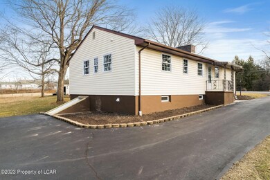 379 S Mountain Blvd, Mountain Top, PA 18707 - photo 6