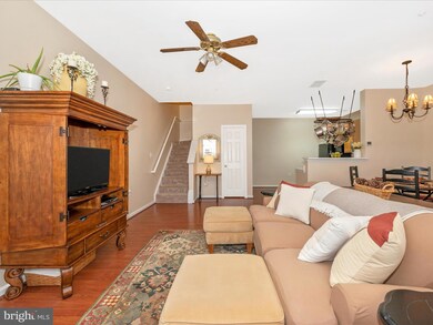 8734 Orchard Green Ct, Odenton, MD 21113 - photo 4