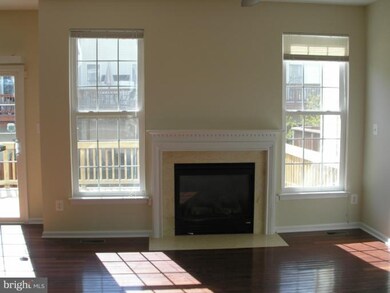 42939 Shelbourne Square, Chantilly, VA 20152 - photo 6