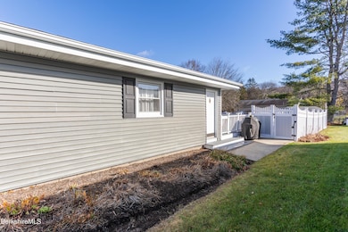 100 Elaine Dr, Pittsfield, MA 01201 - photo 6