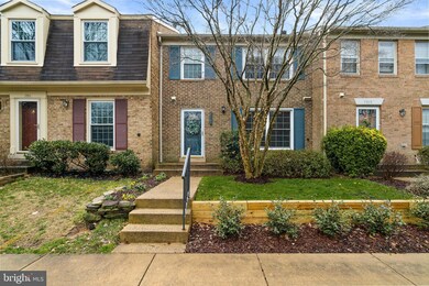 7913 Bethelen Woods Ln, Springfield, VA 22153 - photo 2