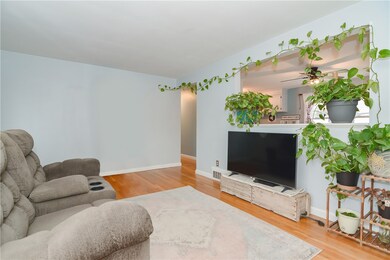 27 Primrose Dr, Riverside, RI 02915 - photo 7