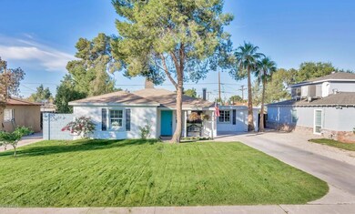 3130 N 26th Pl-large-002-24-Front Exteri