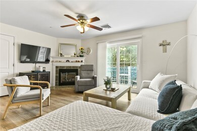 2 Gray Coach Ln unit 210, Cranston, RI 02921 - photo 2