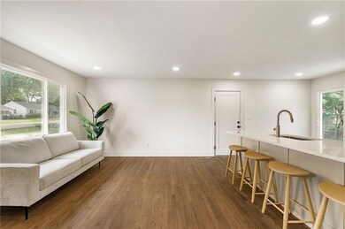 11124 W 70th St, Shawnee, KS 66203 - photo 3