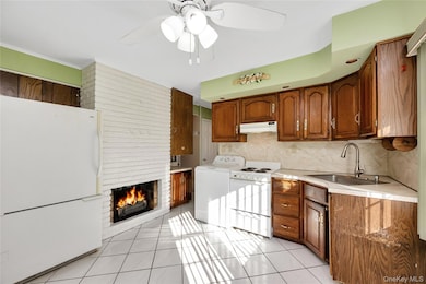 44 Sparrow Ln, Levittown, NY 11756 - photo 3