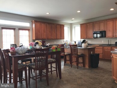 22127 Whisperhill Ct, Broadlands, VA 20148 - photo 4