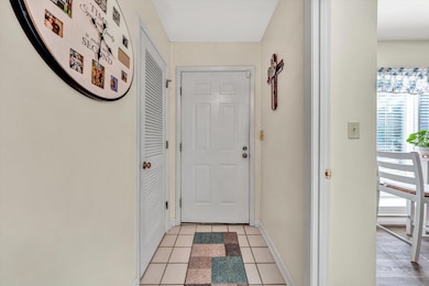 3516 Stonehenge Square, Roanoke, VA 24018 - photo 2