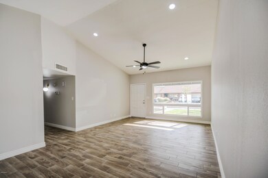 LIVING ROOM 4