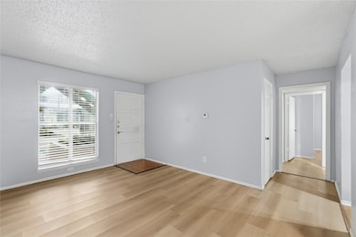 4211 Holland Ave unit 105, Dallas, TX 75219 - photo 5