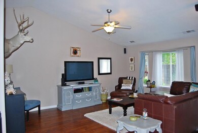 1910 Heller Ln, Redding, CA 96001 - photo 2