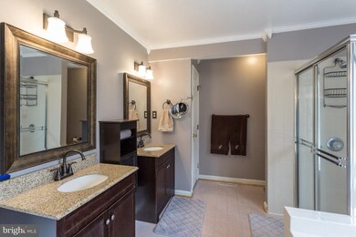 915 Hunting Lake Dr, Huntingtown, MD 20639 - photo 3