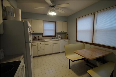 520 E 6th St S, Newton, IA 50208 - photo 6