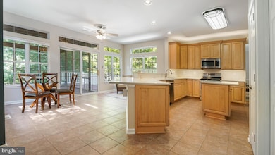 722 Rustling Leaf Ct, Sykesville, MD 21784 - photo 6