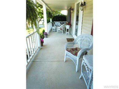 849 Thomas Fox Dr W, North Tonawanda, NY 14120 - photo 3