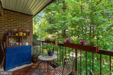 9725 Kings Crown Ct unit 202, Fairfax, VA 22031 - photo 7