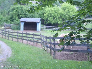 334 Greenview Dr, Chestnuthill Township, PA 18353 - photo 2