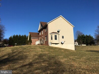 2259 Mallard Pond Dr, Sykesville, MD 21784 - photo 2