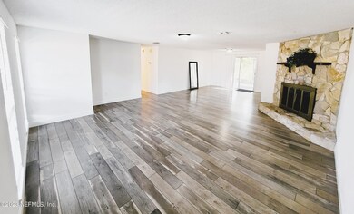 7120 Blache Ct, Jacksonville, FL 32210 - photo 3