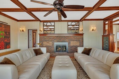 07 Spacious Comfortable Living Room.jpg