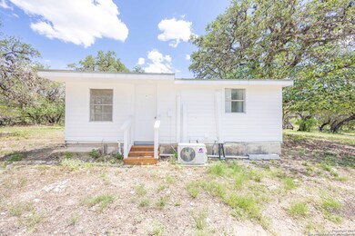 511 County Road 342, Hondo, TX 78861 - photo 4
