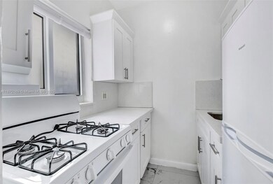 215 30th St unit 6, Miami Beach, FL 33140 - photo 5
