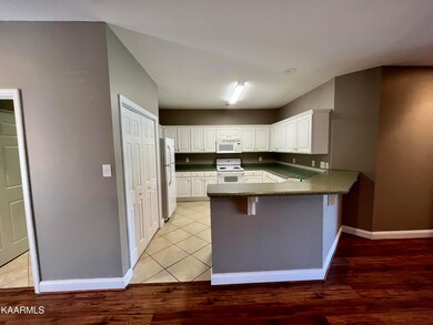 Kitchen with Breakfast Bar