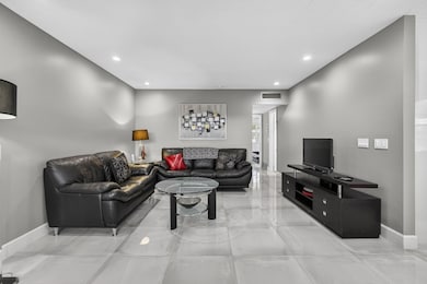 160 Easthampton G, West Palm Beach, FL 33417 - photo 5