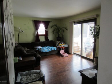 426 Marshbrook Rd, Dalton, PA 18414 - photo 2