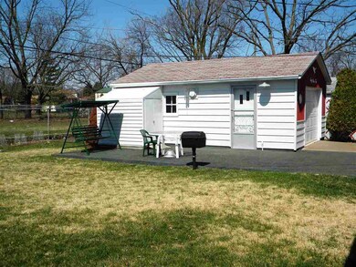 6910 N Pine St, Davenport, IA 52806 - photo 3